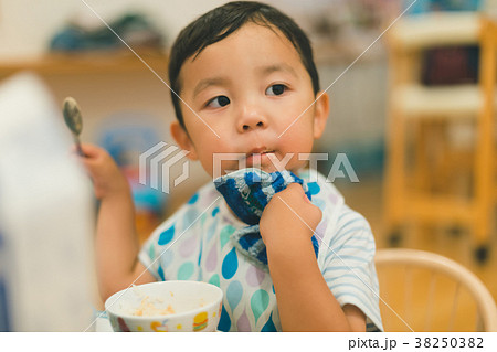 3 years old 38250382