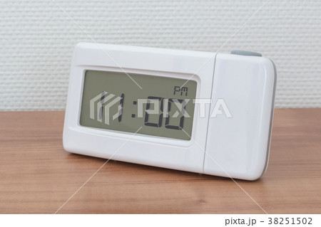 Clock radio - Time - 11.00 PM 38251502