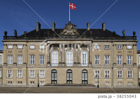 Amalienborg Palace - Copenhagen - Denmark 38255043