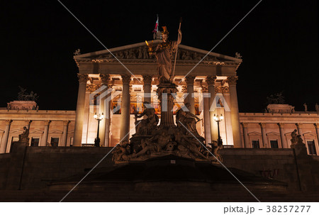 Pallas Athene Fountain at night 38257277