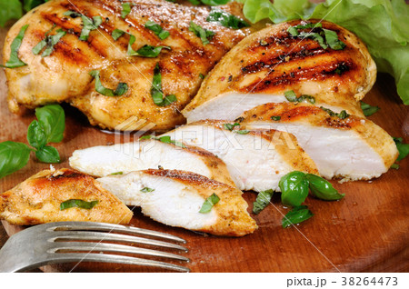 Grilled chicken breast 38264473