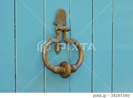 Blue handle door rusty iron ring Blue handle door rusty iron ring 38265360