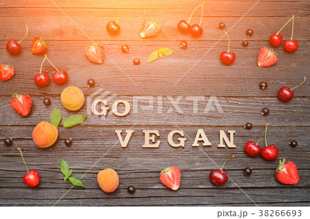 Inscription Go vegan and fruits Inscription Go vegan and fruits 38266693
