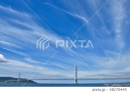 兵庫　青空と明石海峡大橋 38270445
