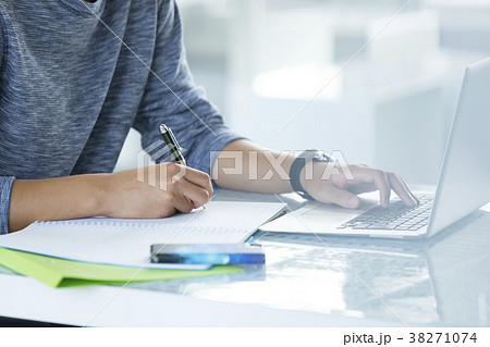 大学生　キャンパスイメージ 38271074