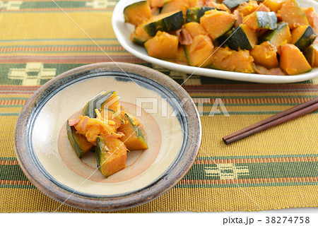 おいしそうな南瓜の煮物 おいしそうな南瓜の煮物 38274758