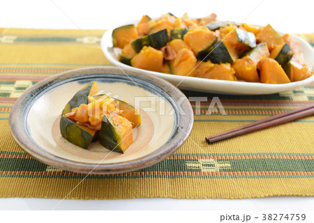 おいしそうな南瓜の煮物 38274759