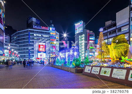 東京　池袋駅　西口駅前の夜景 38276076
