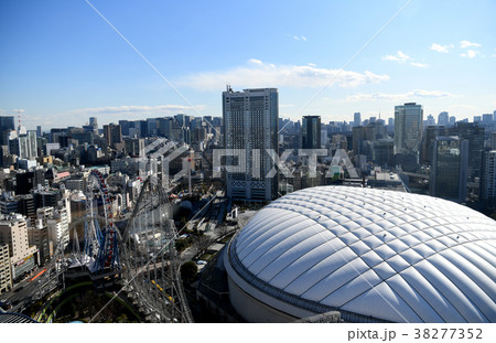 日本の東京都市景観・神田駿河台や大手町、丸の内、霞が関方面などを望む 38277352