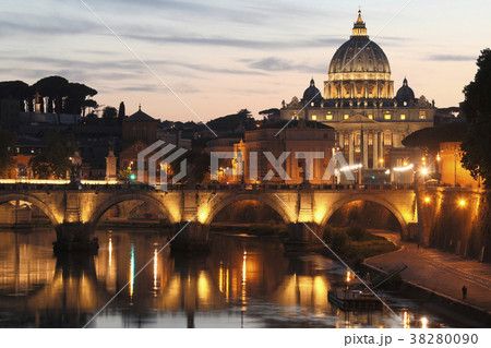 St. Peter's Basilica - Vatican City - Rome - Italy 38280090