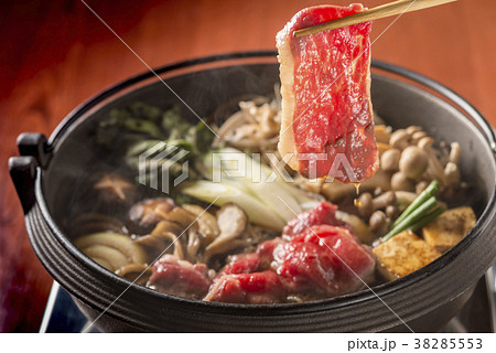 すき焼きでお祝い 38285553