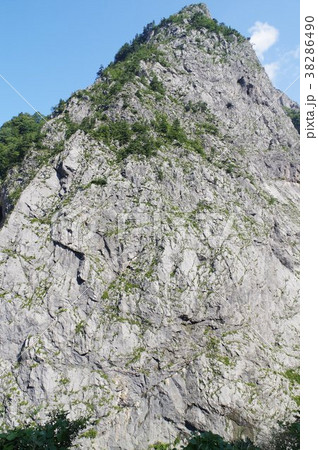 新潟 糸魚川の山 明星山南壁 全山石灰岩の山 ロッククライミングの名所 小滝川ヒスイ峡ジオサイト 新潟 糸魚川の山 明星山南壁 全山石灰岩の山 ロッククライミングの名所 小滝川ヒスイ峡ジオサイト 38286490