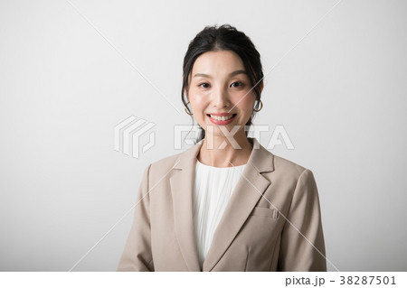 若いビジネスウーマン 日本人女性 若いビジネスウーマン 日本人女性 38287501