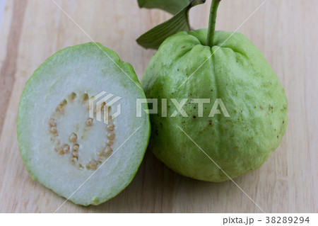 Half guava and slices with the complete one Half guava and slices with the complete one 38289294