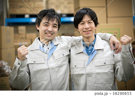 倉庫　楽しい　職場　働きがい 38290655