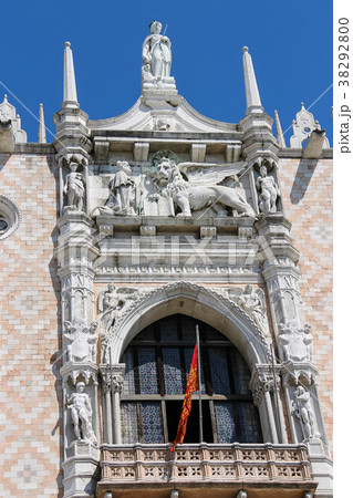 Facade of famous Doge's Palace in Venice, Italy 38292800