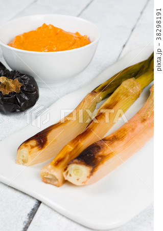 Calsots on the grill 38298191