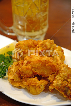 おいしい鶏唐揚とハイボール おいしい鶏唐揚とハイボール 38299389