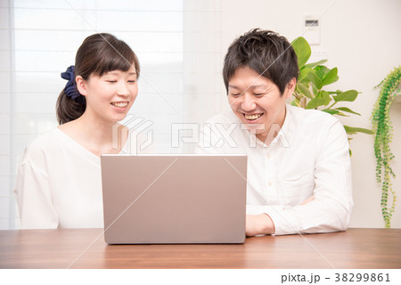夫婦でパソコン 38299861