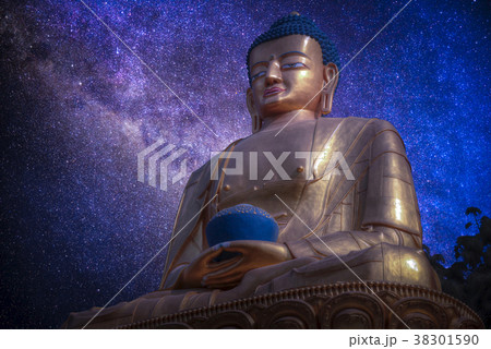 Starry night sky. 38301590