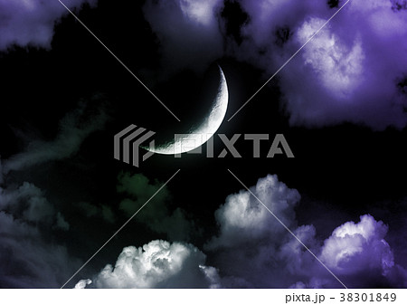 The moon in the night skyのイラスト素材 [38301849] - PIXTA
