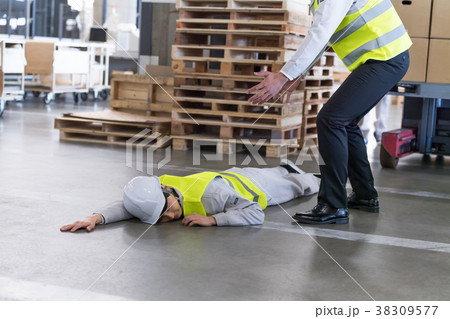 倉庫、工場、倒れる 38309577