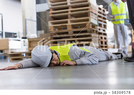 倉庫、工場、倒れる 38309578