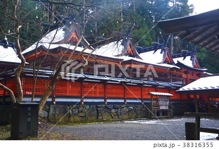 雪の丹生都比売神社　和歌山県伊都郡かつらぎ町 38316355