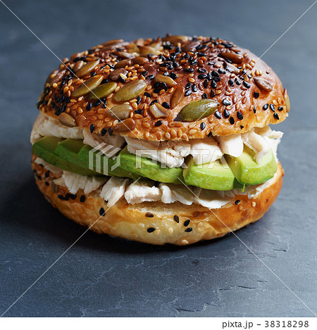 sandwich avocado and white meat 38318298