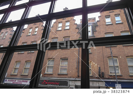 〔ロンドン〕カフェ 窓辺 38323874