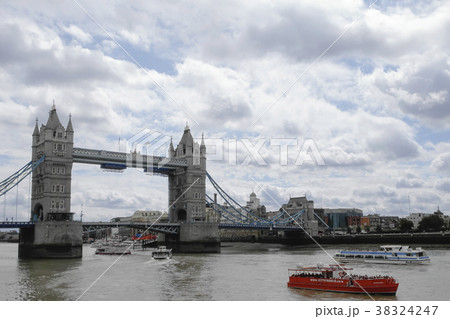 〔ロンドン〕 タワーブリッジ 〔ロンドン〕 タワーブリッジ 38324247