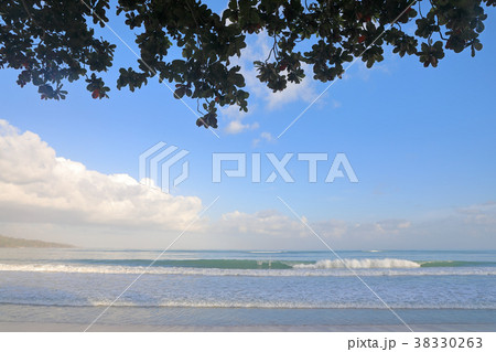 バリ島ジンバランビーチ 38330263