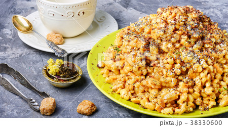 cake anthill with honey 38330600