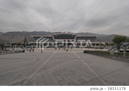 Xining Railway Station, Qinghai, China / 中国青海省・西寧駅 38331178