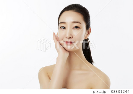 若い女性 ビューティー 美容 38331244
