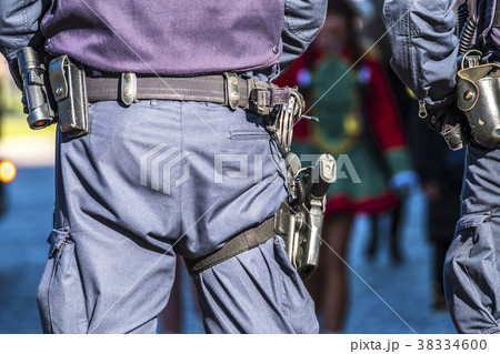 German Federal police officer protecting the city German Federal police officer protecting the city 38334600