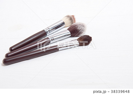 Professional makeup brushes 38339648