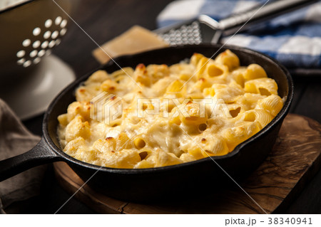 Mac and cheese 38340941