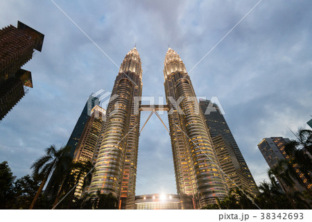 マレーシア クアラルンプールのペトロナスツインタワー 38342693