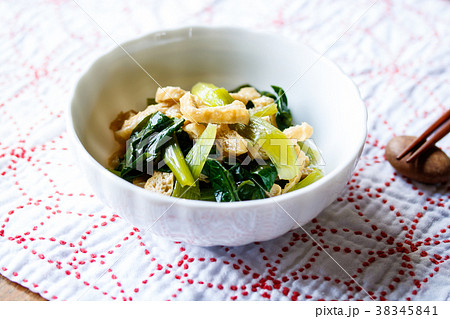揚げと小松菜の煮浸し 揚げと小松菜の煮浸し 38345841
