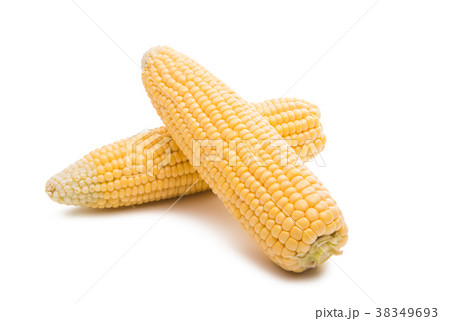 Corn cobs isolated 38349693