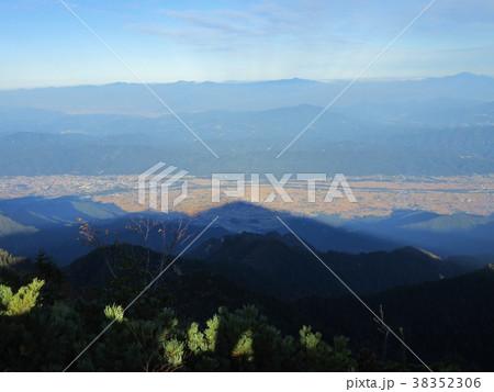 餓鬼小屋 影餓鬼岳 餓鬼小屋 影餓鬼岳 38352306