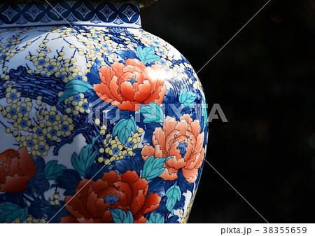 伊万里市大川内山の鍋島焼 38355659