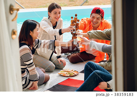 乾杯　パーティー　シェアハウスイメージ 38359183