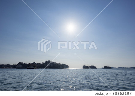 癒しの島「浦戸諸島」桂島へ塩竈市営汽船定期船からの風景色 38362197