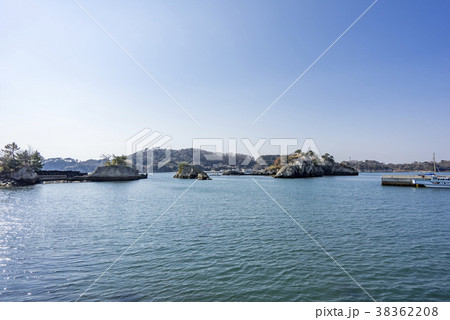 癒しの島「浦戸諸島」桂島へ塩竈市営汽船定期船からの風景色 癒しの島「浦戸諸島」桂島へ塩竈市営汽船定期船からの風景色 38362208