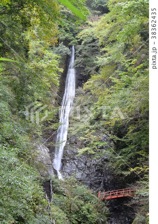 洒水の滝 38362435