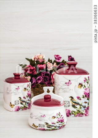 Ceramic Jars with Flower Ornaments and Birds Ceramic Jars with Flower Ornaments and Birds 38366633