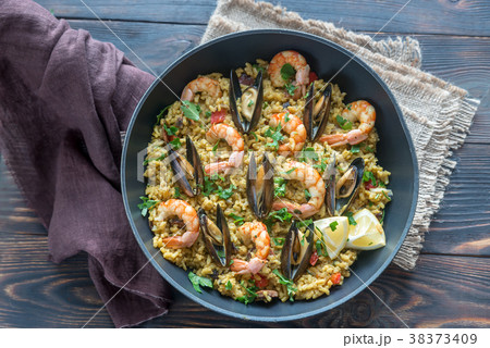 Seafood paella in the pan Seafood paella in the pan 38373409