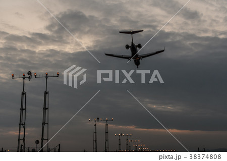 アプローチライト Approach light 飛行機あり アプローチライト Approach light 飛行機あり 38374808